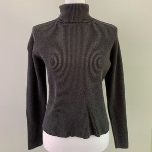 grey “Valerie Stevens” thin turtle neck sweater